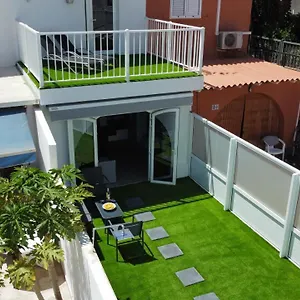 https://new-garden-solarium-bungalow-heated-pool.in-canary-islands.com